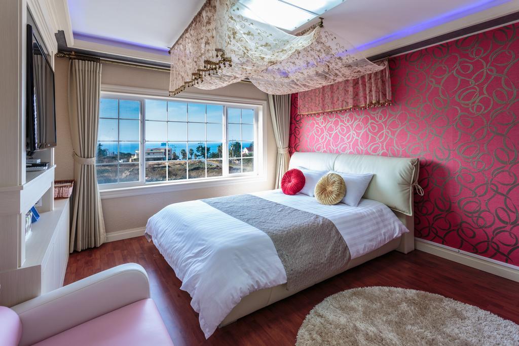 White Dream Pension Jeju Exterior photo