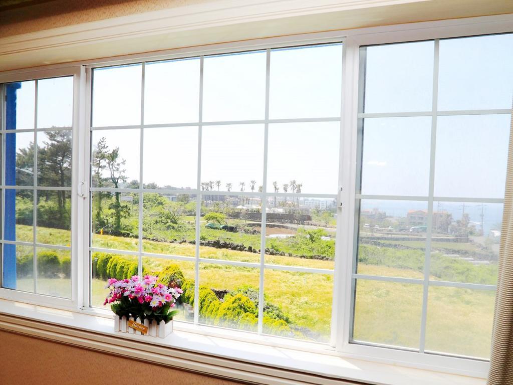White Dream Pension Jeju Exterior photo