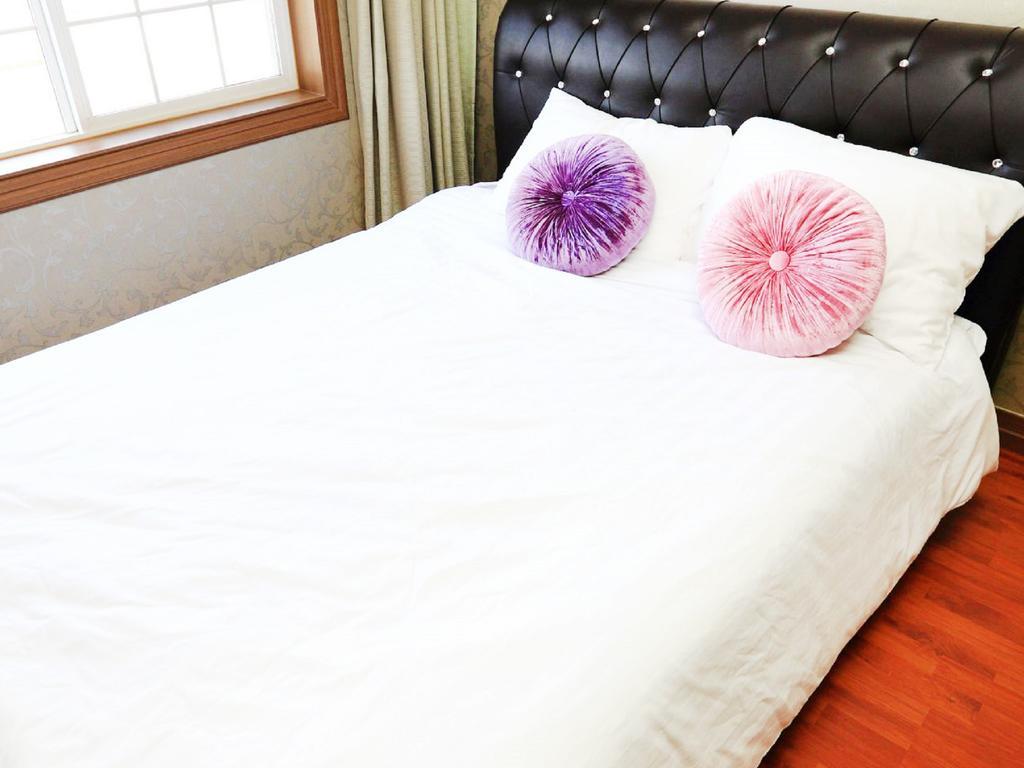 White Dream Pension Jeju Exterior photo