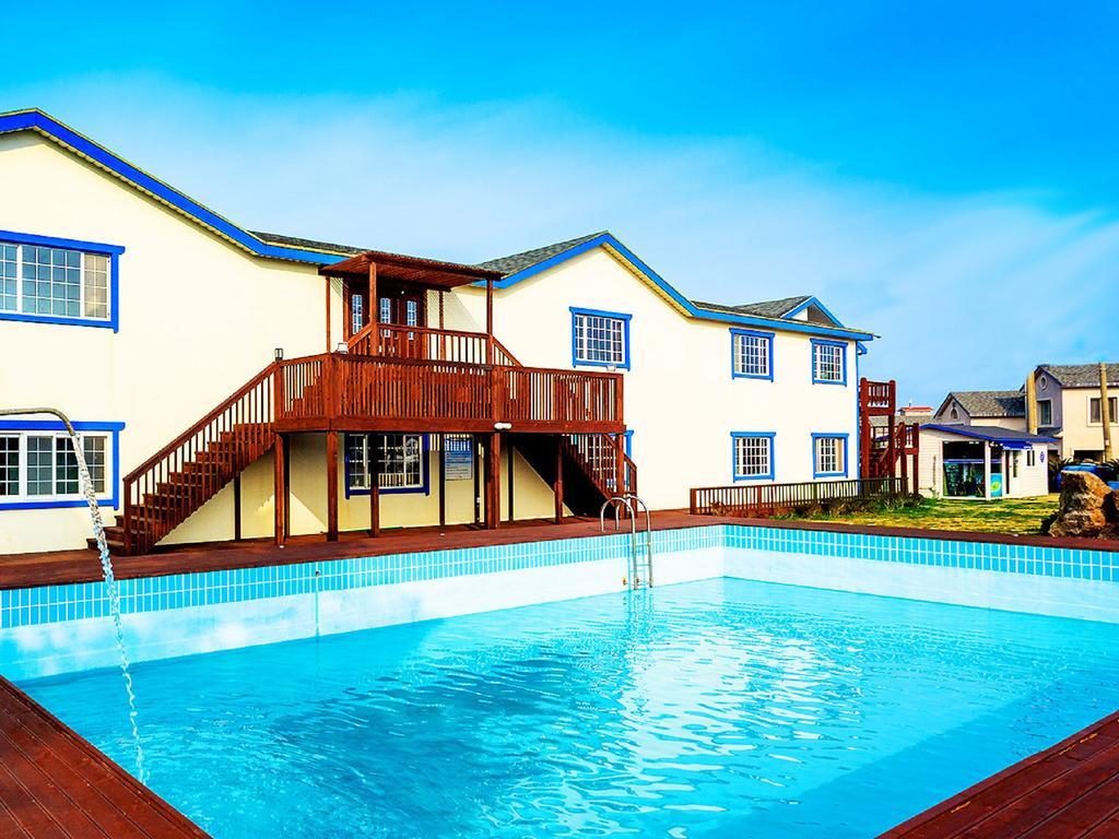 White Dream Pension Jeju Exterior photo