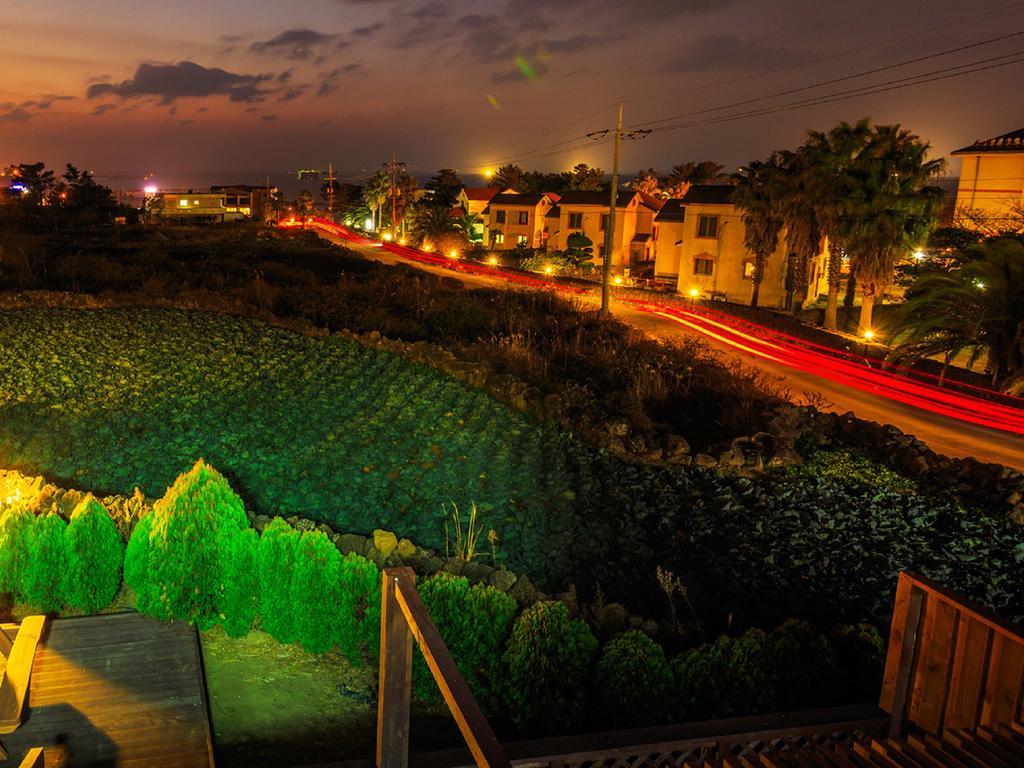 White Dream Pension Jeju Exterior photo