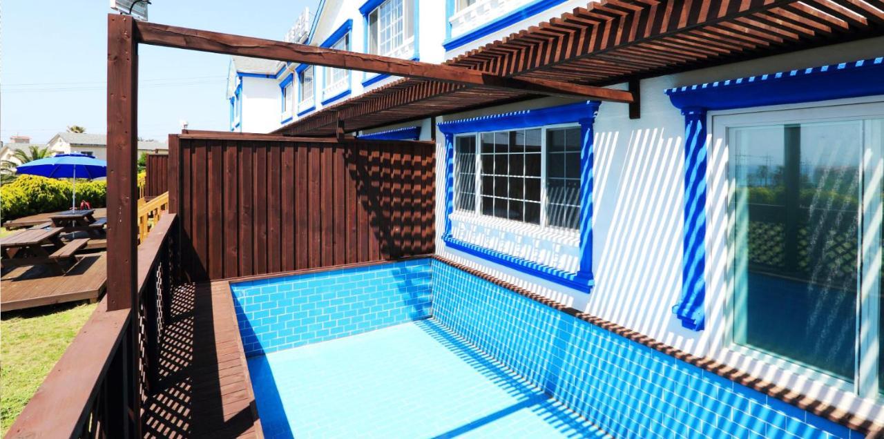 White Dream Pension Jeju Exterior photo